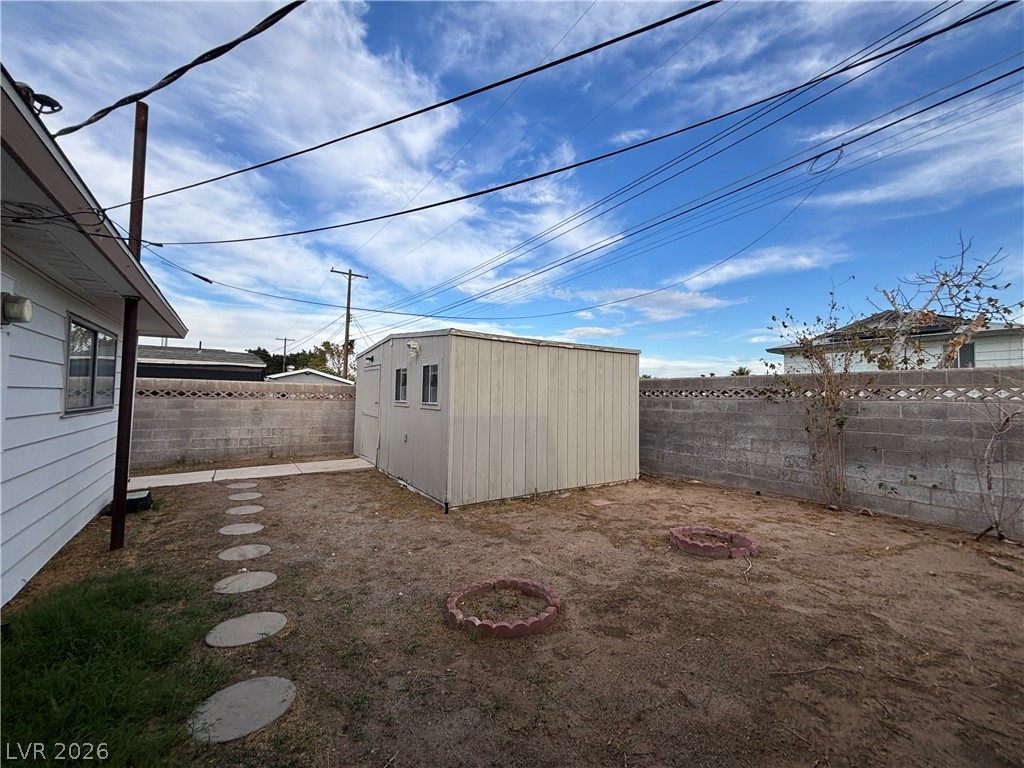 Photo 25 of 27, 6325 ELTON Avenue