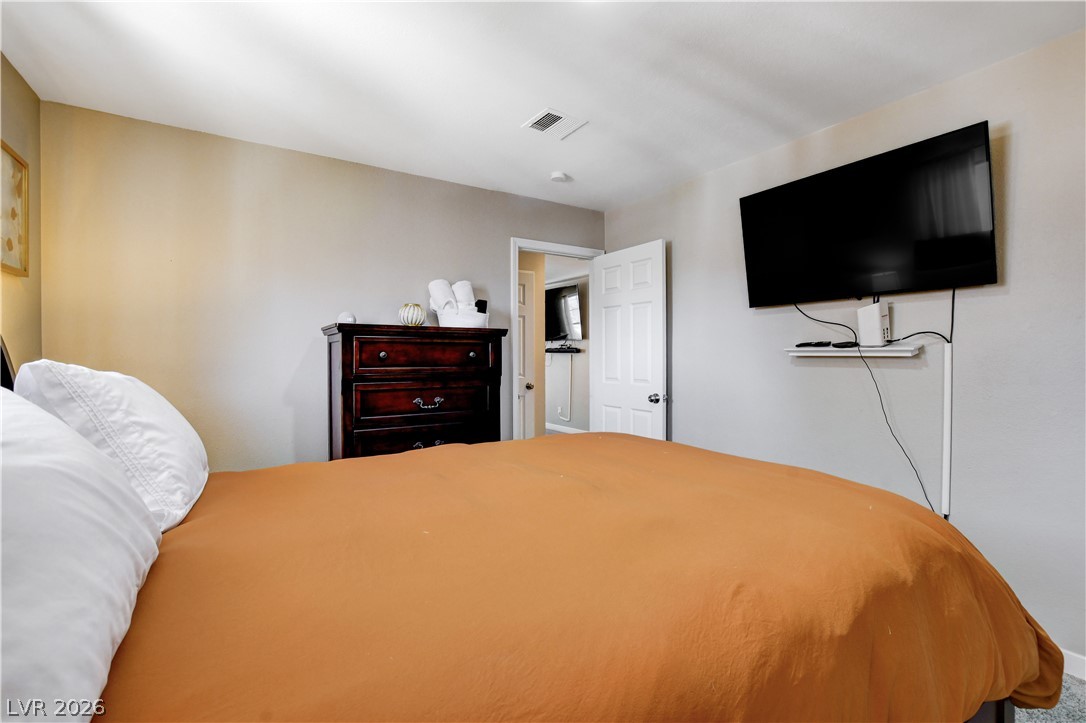 Photo 19 of 43, 5576 W Rochelle Avenue #32D