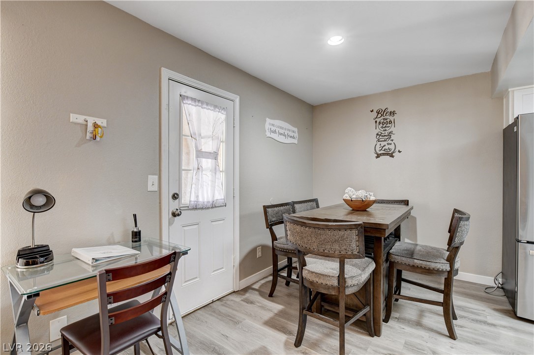 Photo 32 of 43, 5576 W Rochelle Avenue #32D