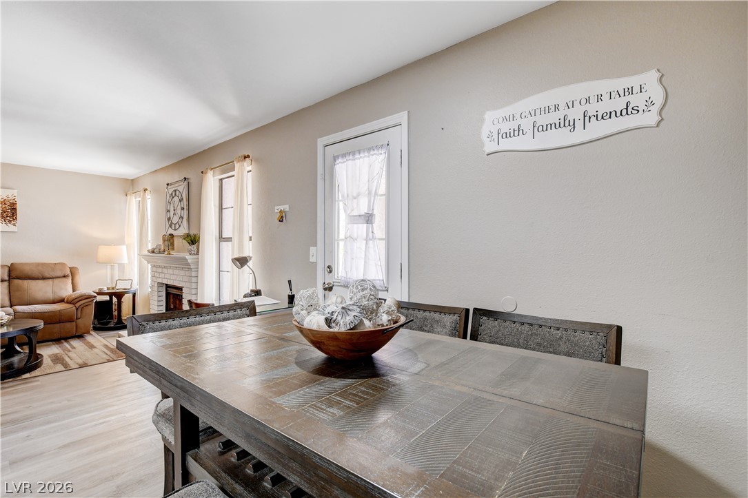 Photo 34 of 43, 5576 W Rochelle Avenue #32D