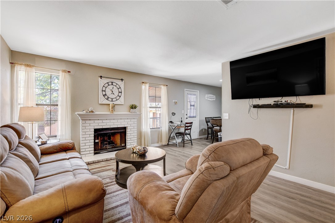 Photo 7 of 43, 5576 W Rochelle Avenue #32D