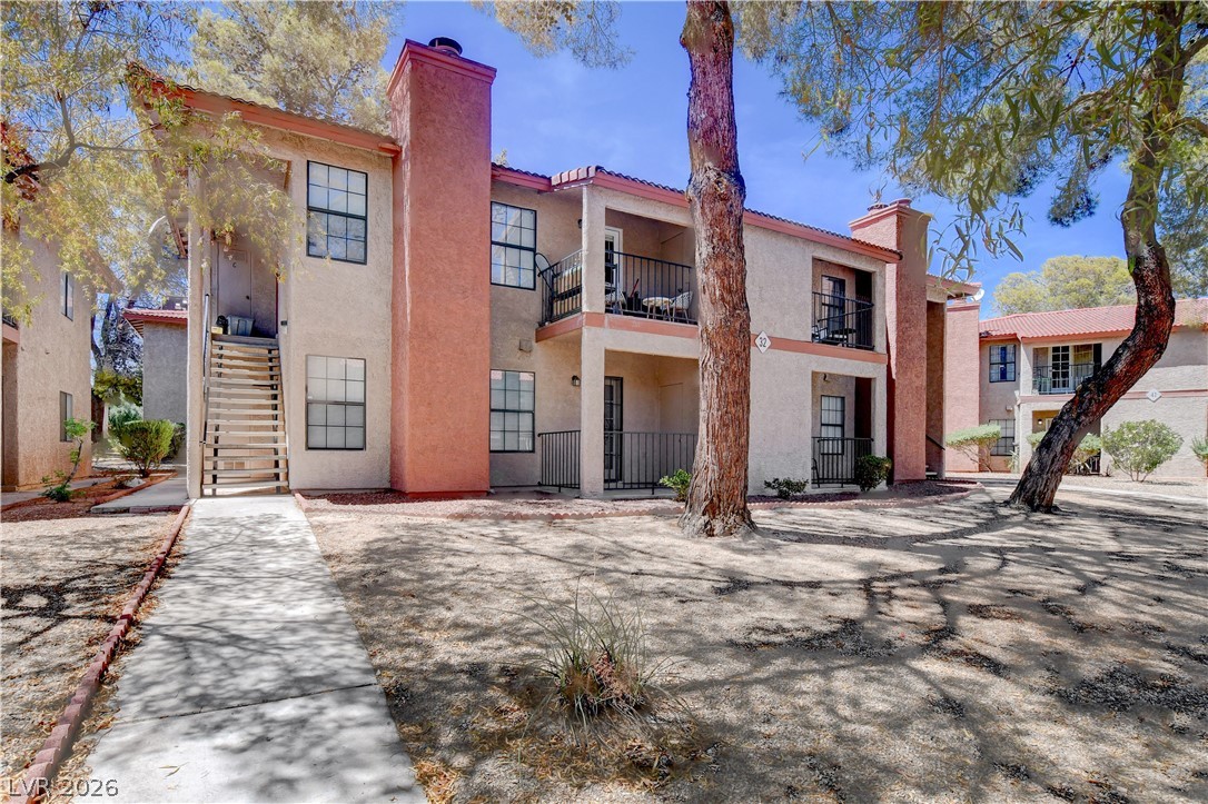 Photo 2 of 5576 W Rochelle Avenue #32D