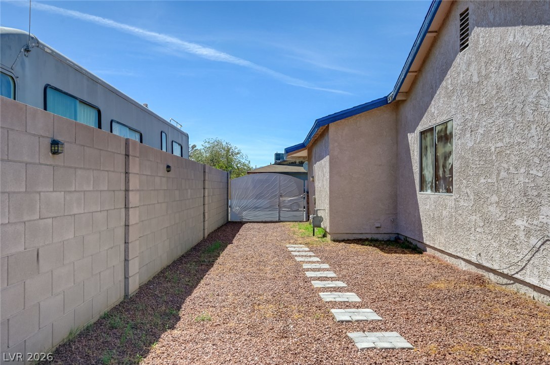 Photo 40 of 47, 1209 Meadbrook Street