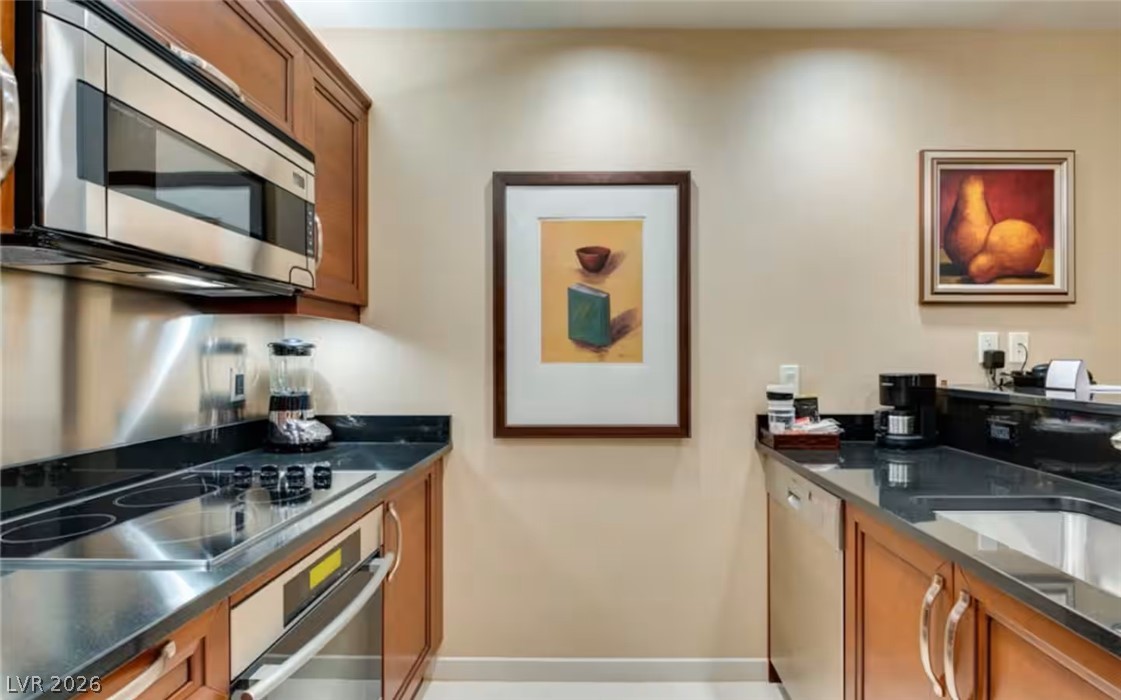 Photo 8 of 29, 135 E Harmon Avenue #2020
