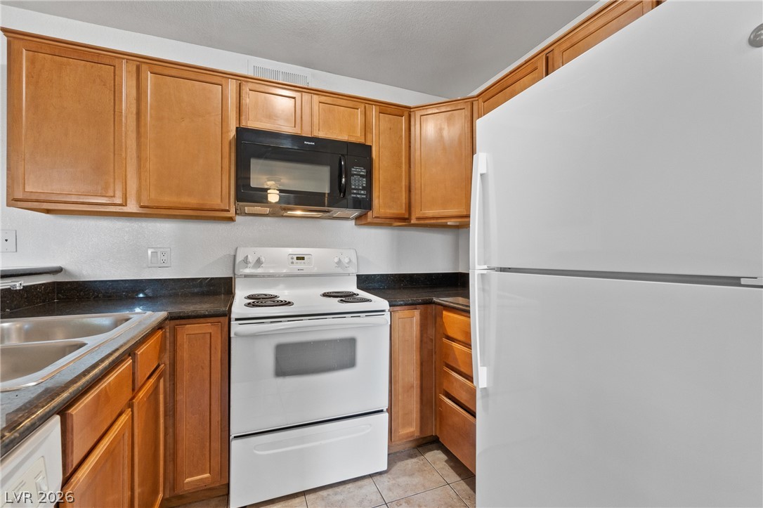 Photo 6 of 27, 9325 W Desert Inn Road #190
