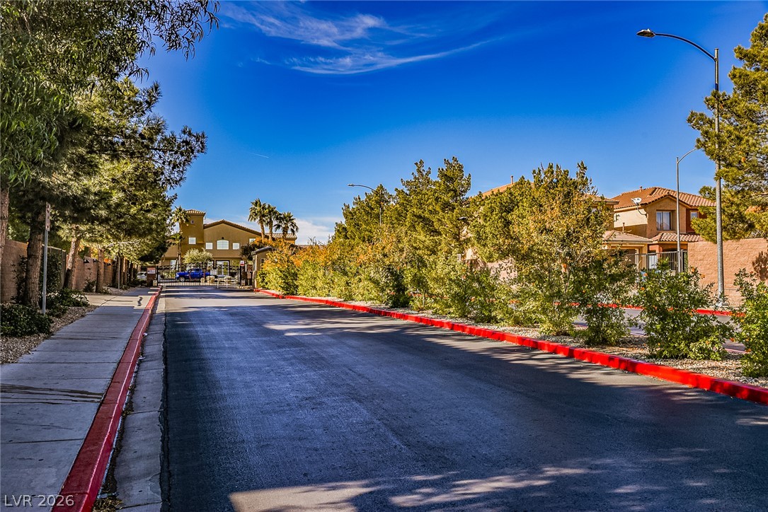Photo 4 of 6882 Bronze Meadow Avenue