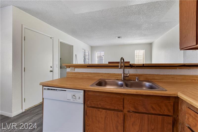 Photo 8 of 34, 2707 Aarondavid Drive