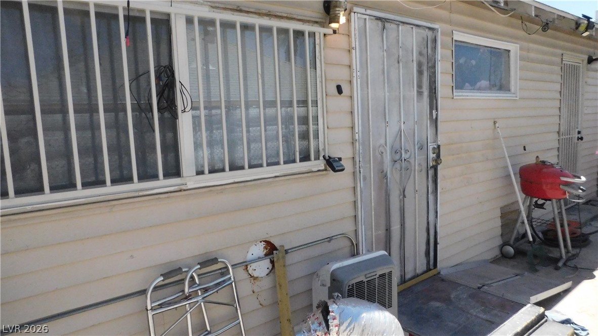 Photo 19 of 24, 1147 S 15th Street