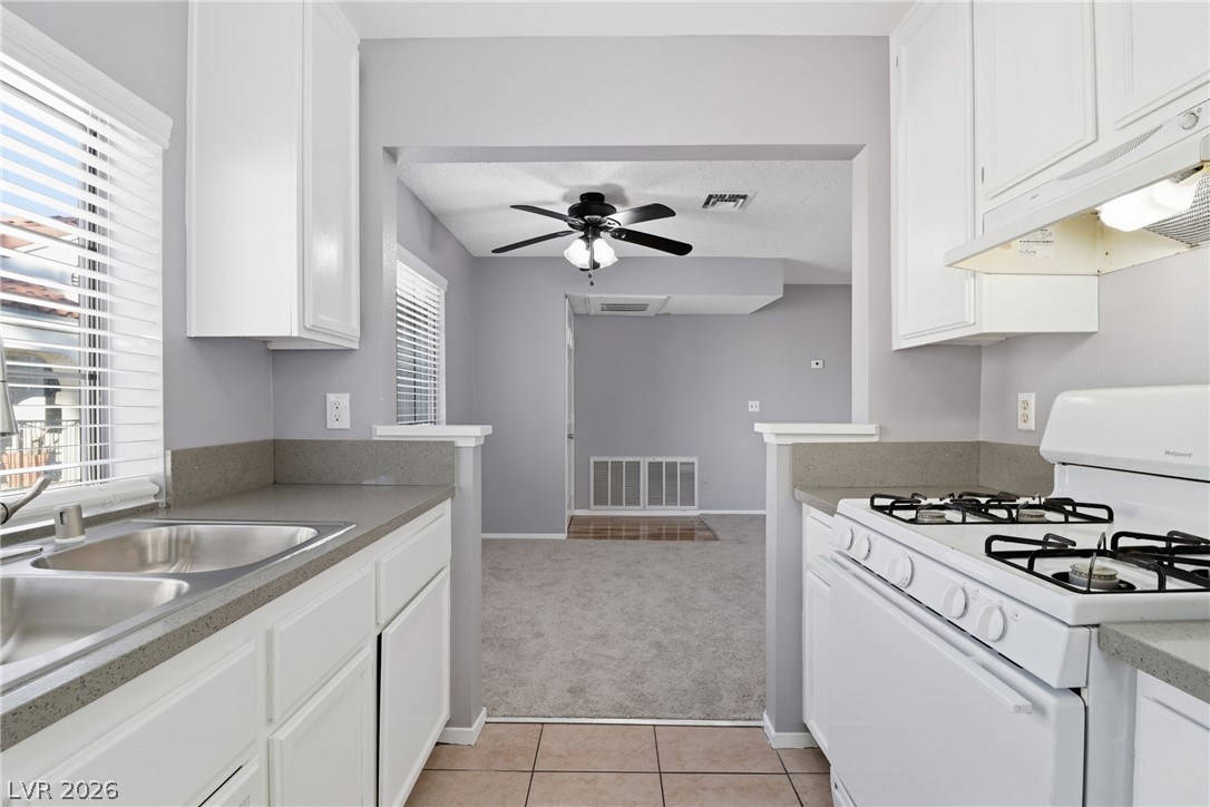 Photo 11 of 42, 4836 Nara Vista Way #204