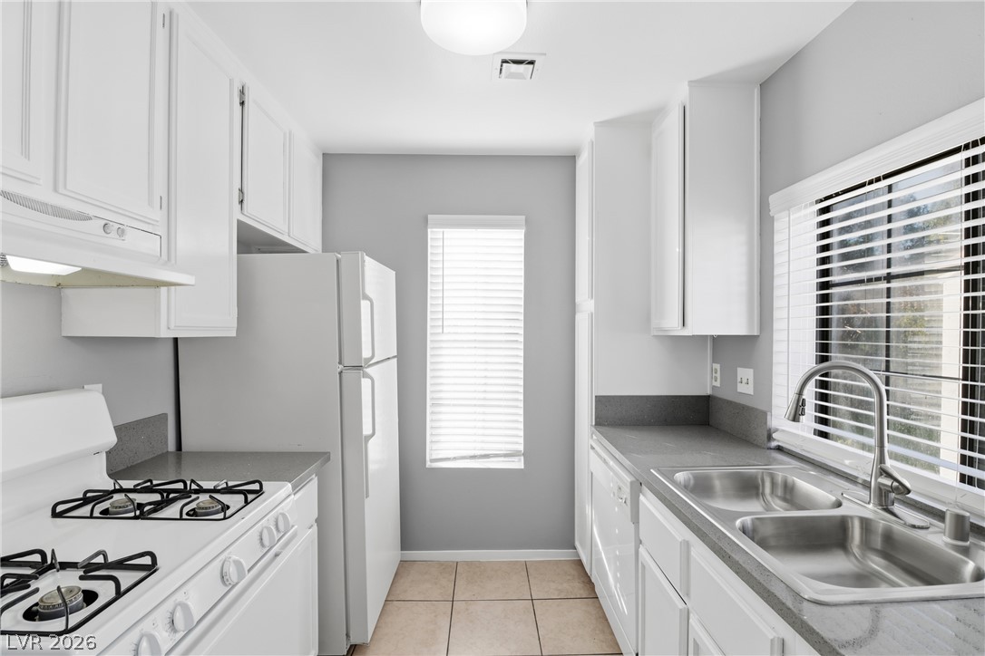 Photo 16 of 42, 4836 Nara Vista Way #204