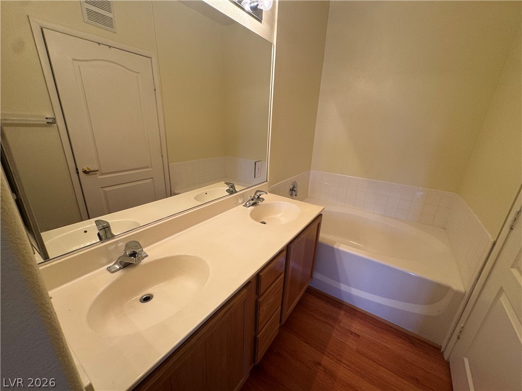Photo 17 of 27, 9901 Trailwood Drive #2164