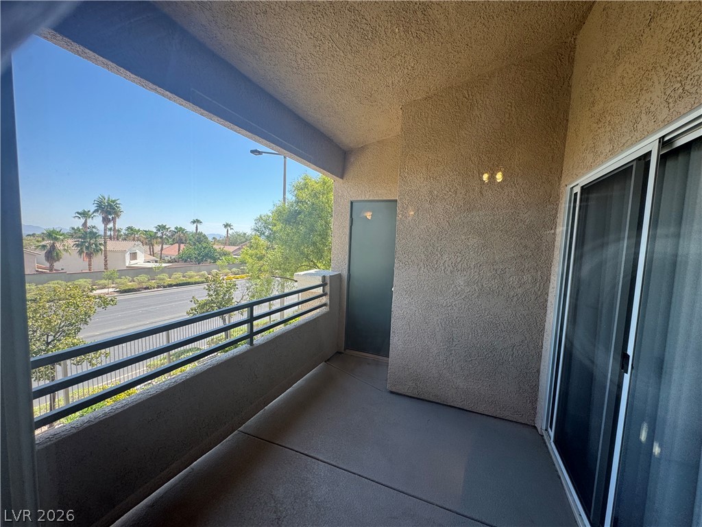 Photo 19 of 27, 9901 Trailwood Drive #2164