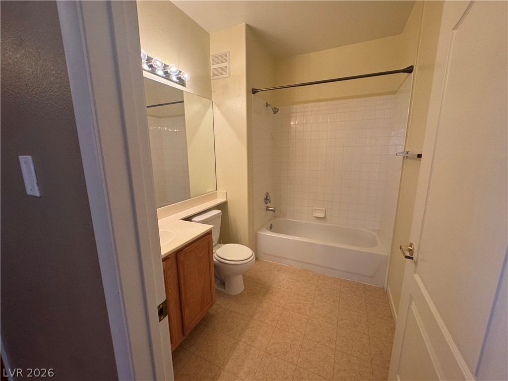 Photo 8 of 27, 9901 Trailwood Drive #2164