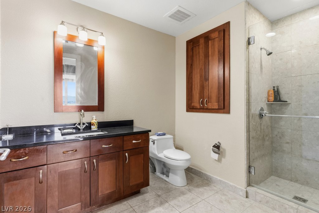 Photo 16 of 38, 4525 Dean Martin Drive #402