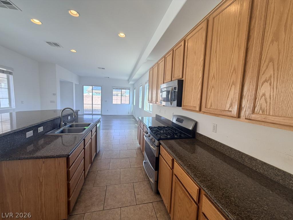 Photo 16 of 20, 6522 Ditmars Street