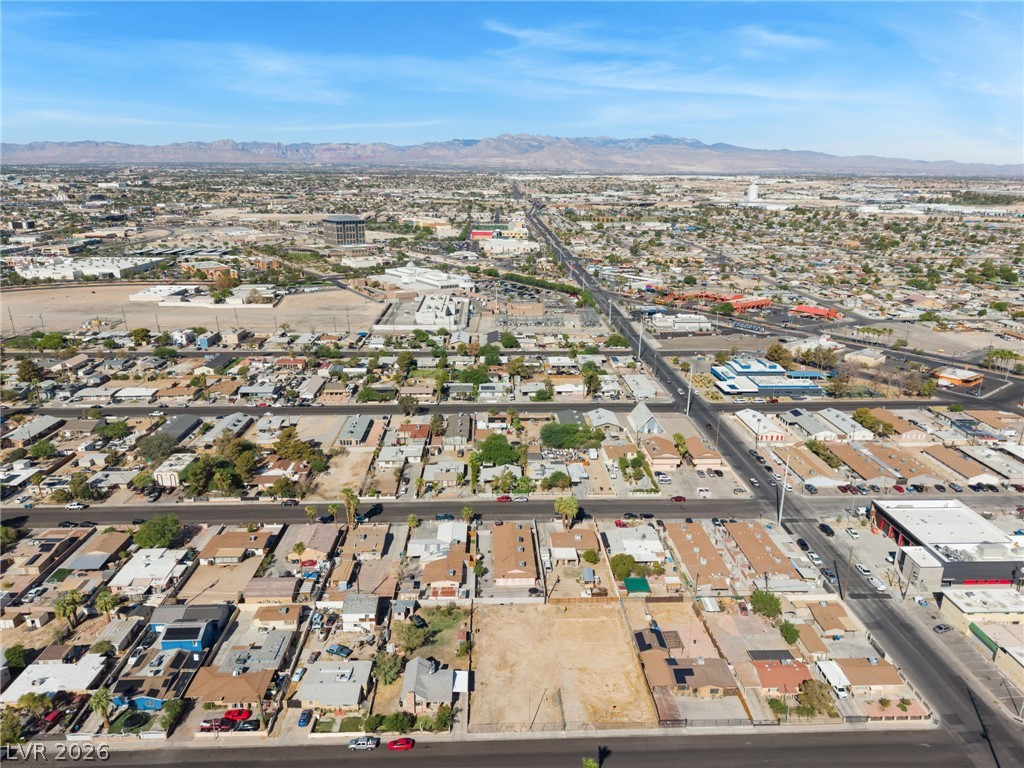 Photo 11 of 25, 2315 MCCarran