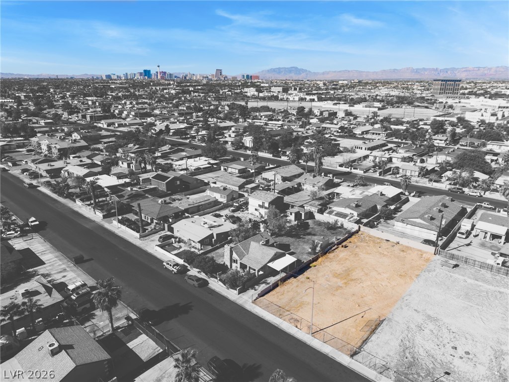 Photo 12 of 25, 2315 MCCarran