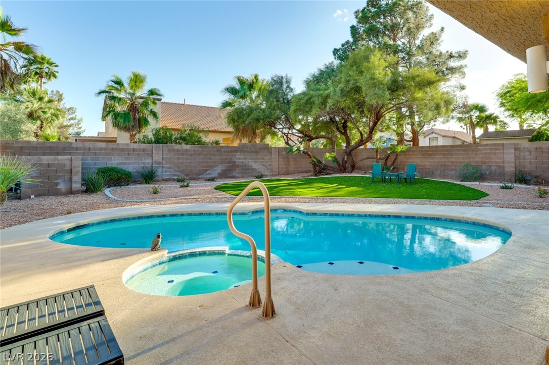 Photo 4 of 1045 Thornfield Lane