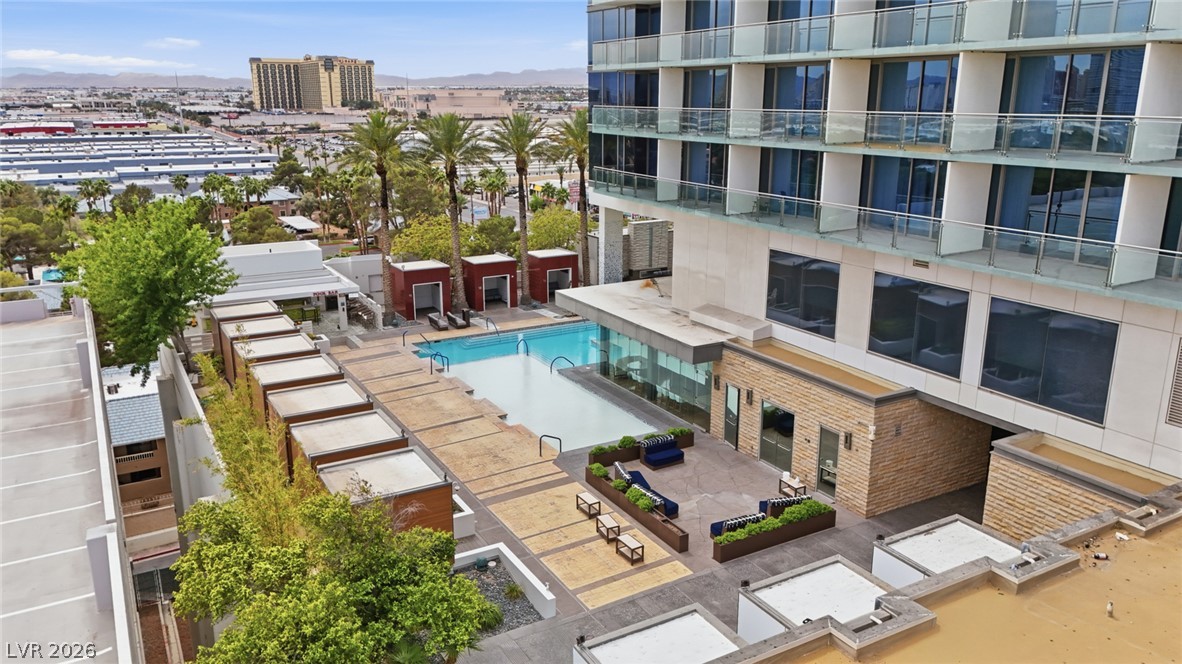 Photo 9 of 12, 4381 W Flamingo Road #8322