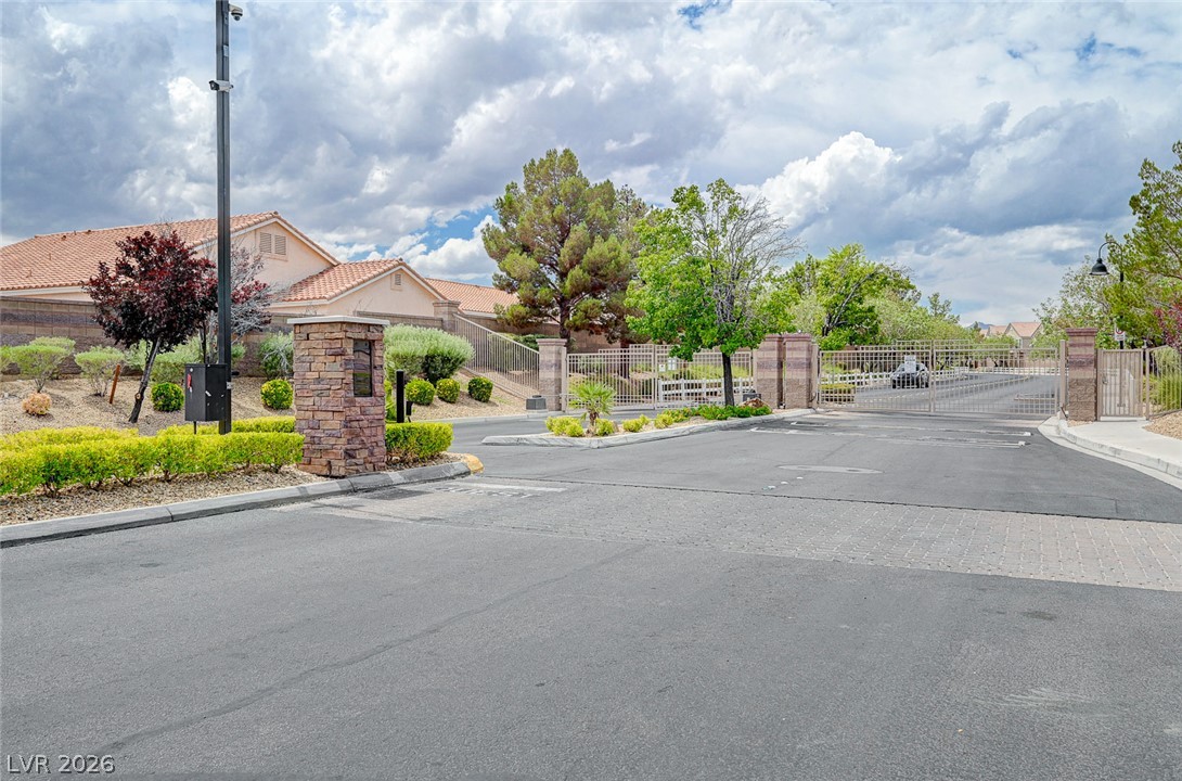 Photo 44 of 50, 8926 Tomnitz Avenue