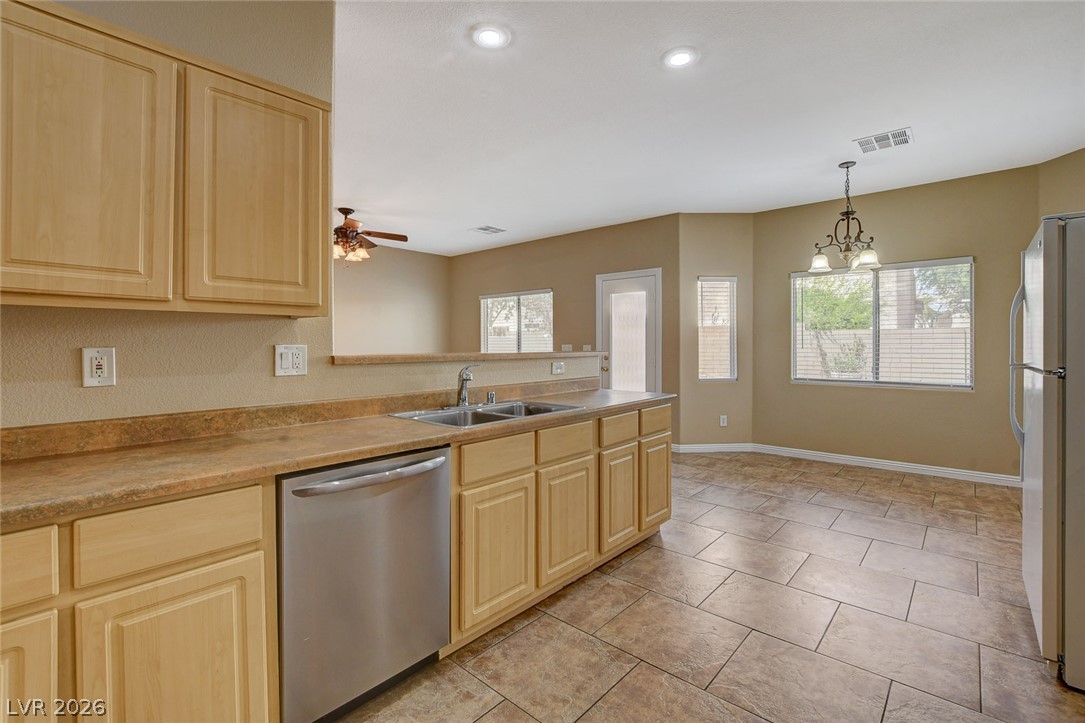 Photo 3 of 8926 Tomnitz Avenue