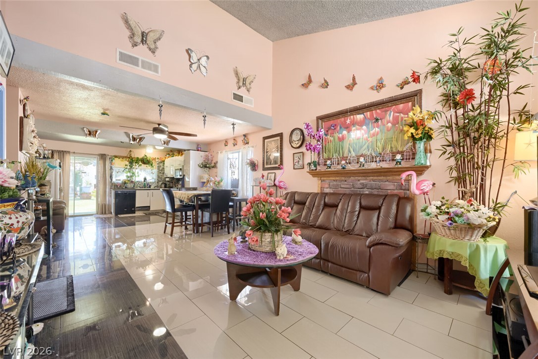Photo 15 of 61, 4385 Sunnyview Court