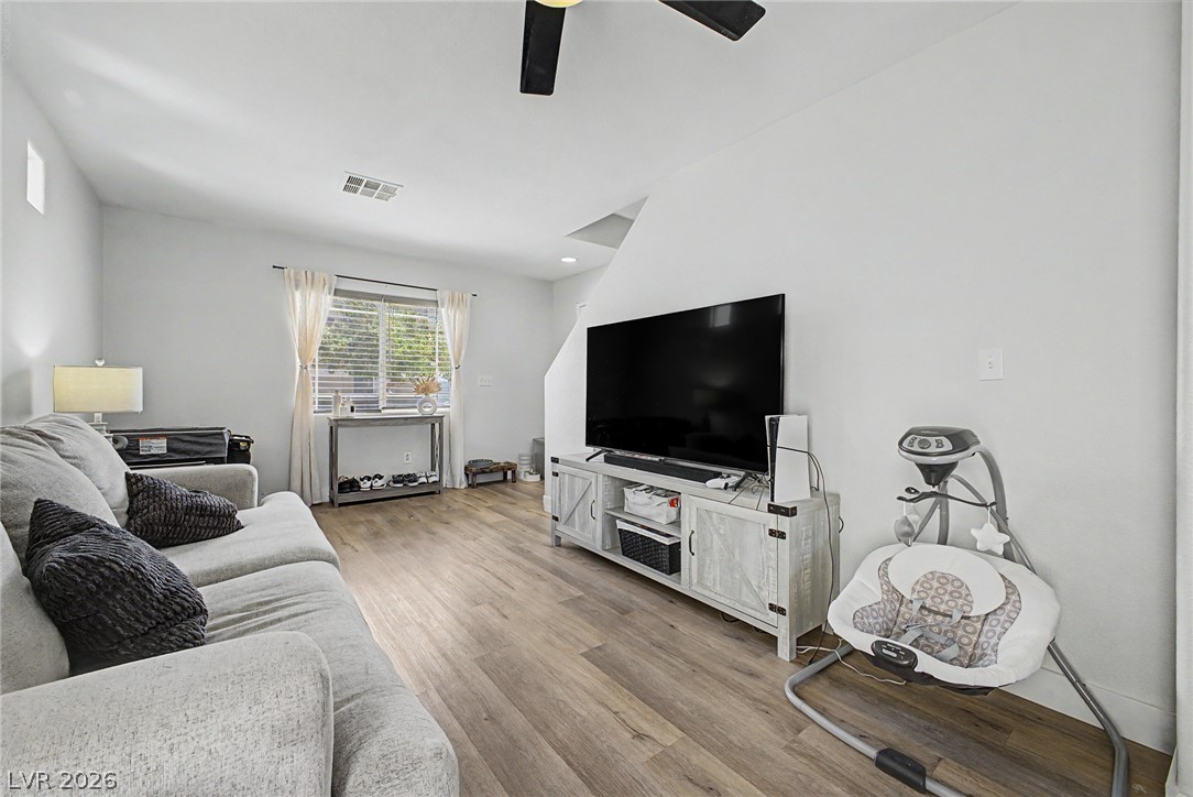 Photo 4 of 5208 Paradise Valley Avenue