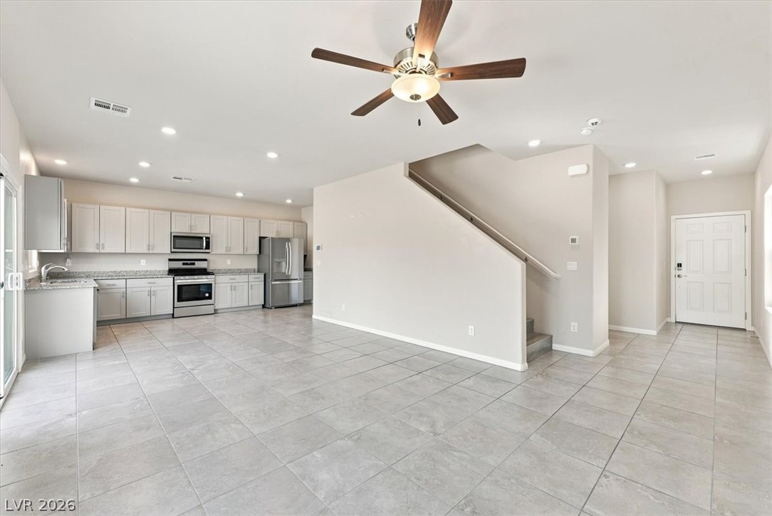 Photo 8 of 37, 7227 Glimmer Point Street