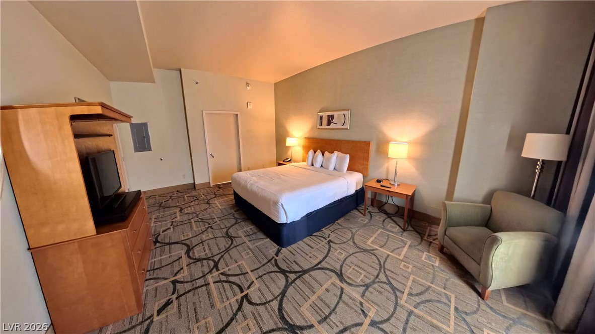 Photo 15 of 20, 211 E Flamingo Road #817