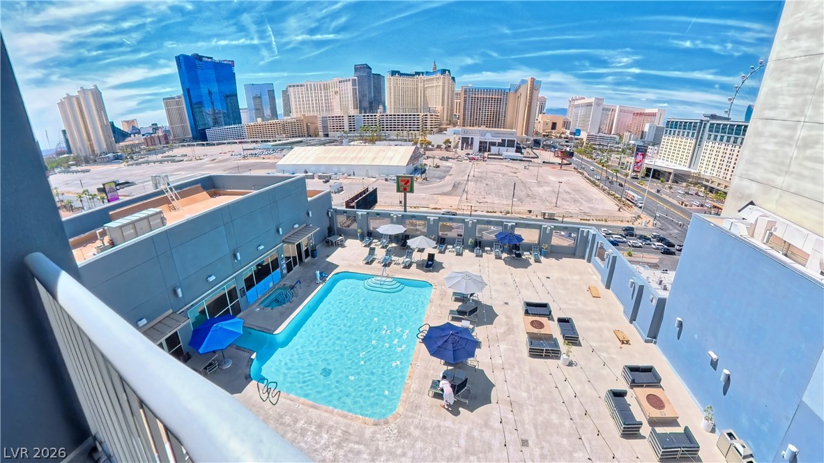 Photo 14 of 15, 211 E Flamingo Road #818
