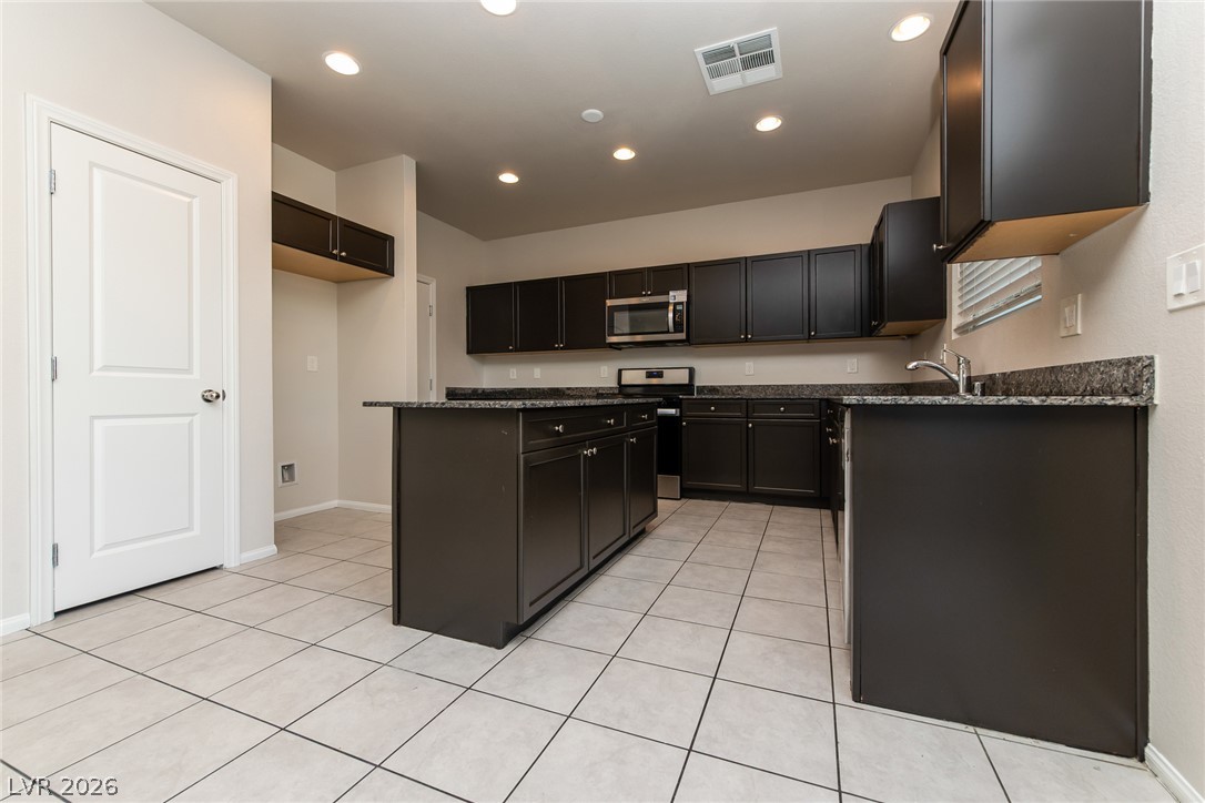 Photo 10 of 27, 5729 Artesia Fountain Street