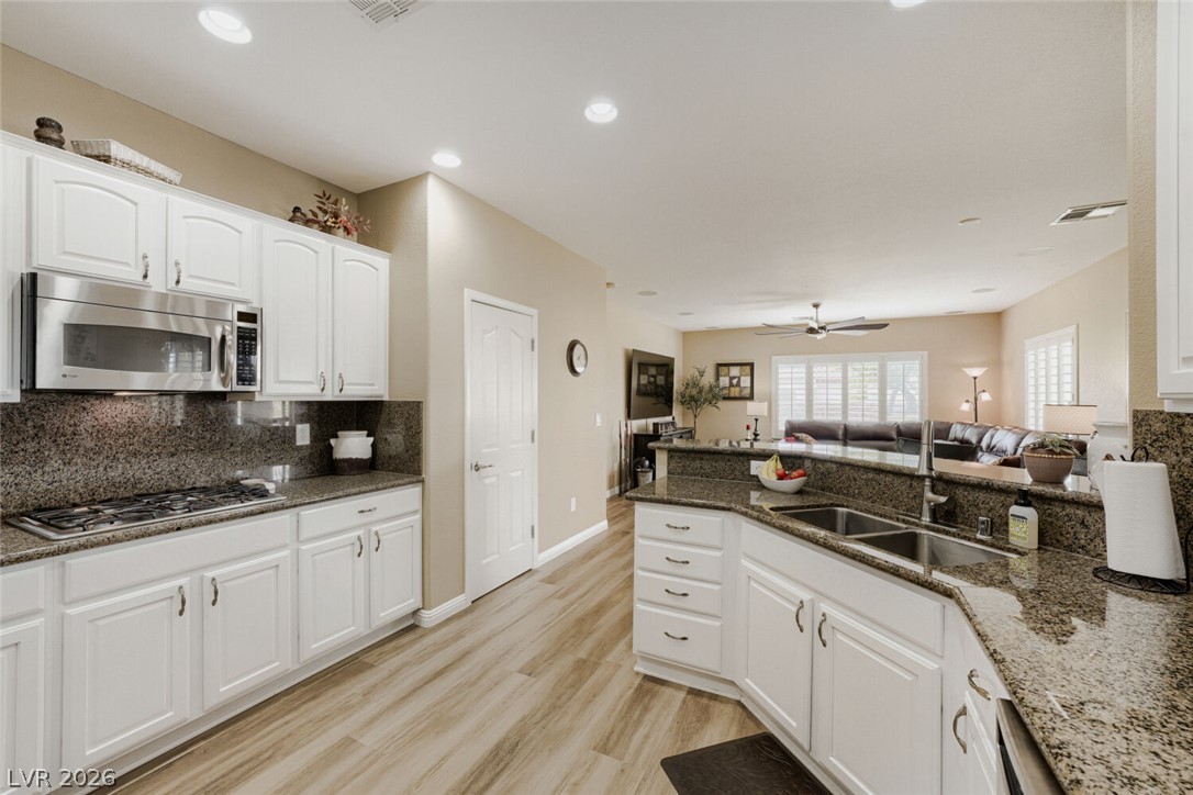 Photo 9 of 30, 2381 Orangeburg Place