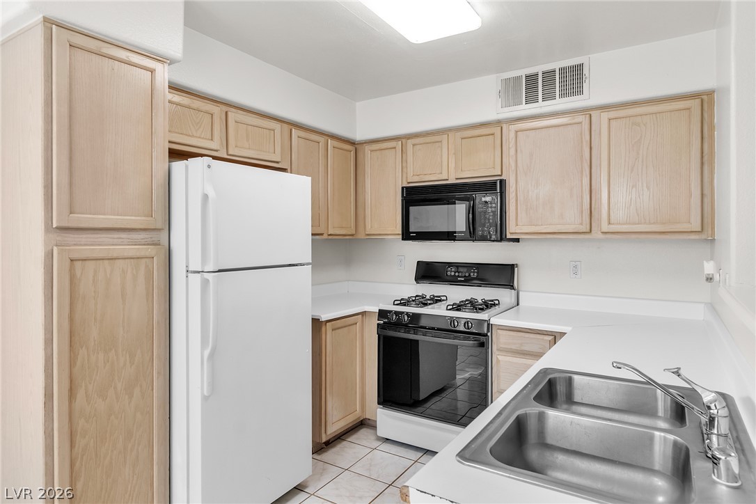 Photo 11 of 24, 3119 Key Largo Drive #101