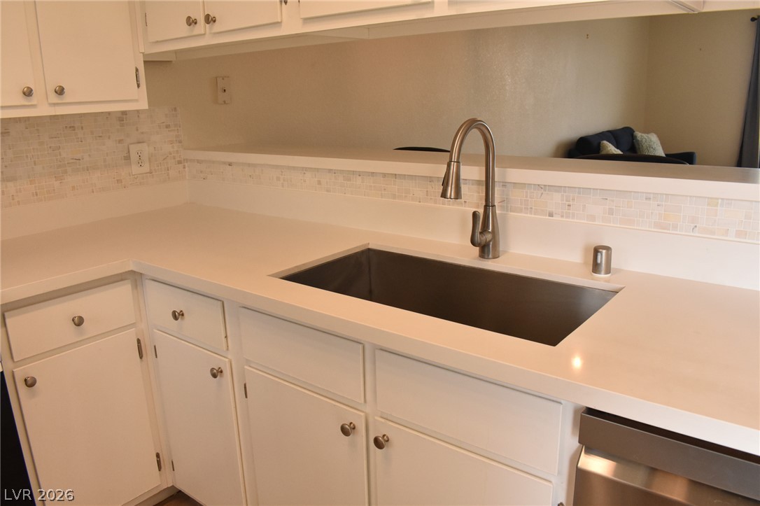 Photo 7 of 14, 2056 Mesquite Lane #303