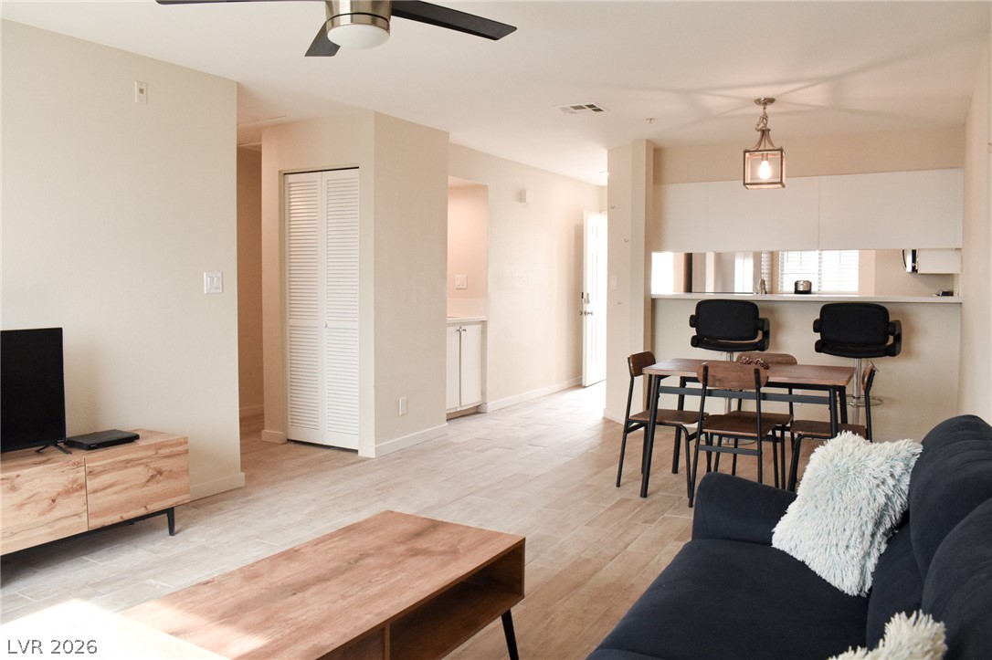 Photo 10 of 14, 2056 Mesquite Lane #303