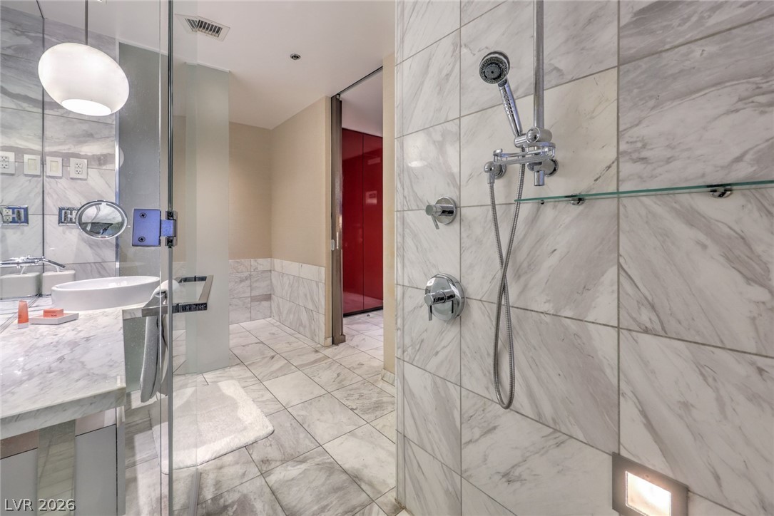 Photo 16 of 32, 4381 W Flamingo Road #3418