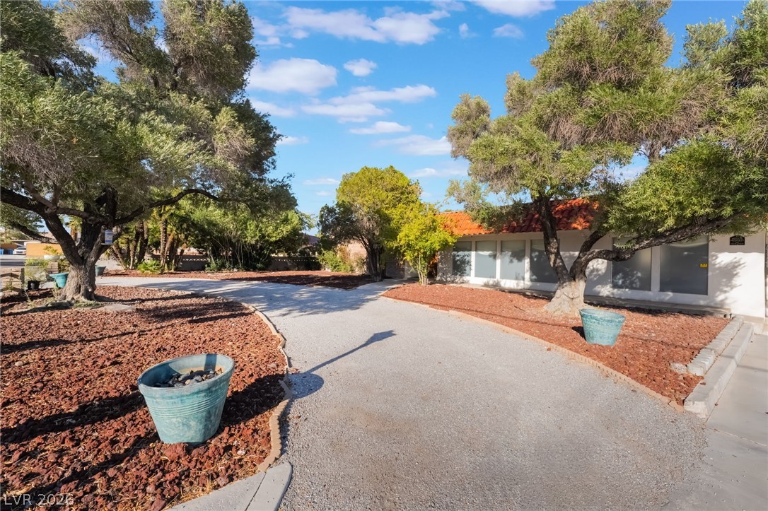 909 Cashman Drive, Las Vegas 89107