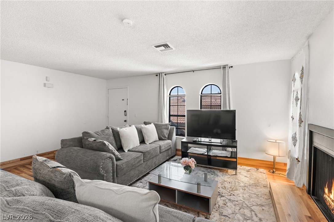 Photo 7 of 32, 4069 Nook Way #C