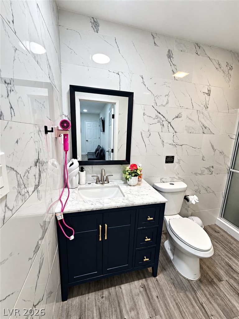 Photo 5 of 4125 E Harmon Avenue