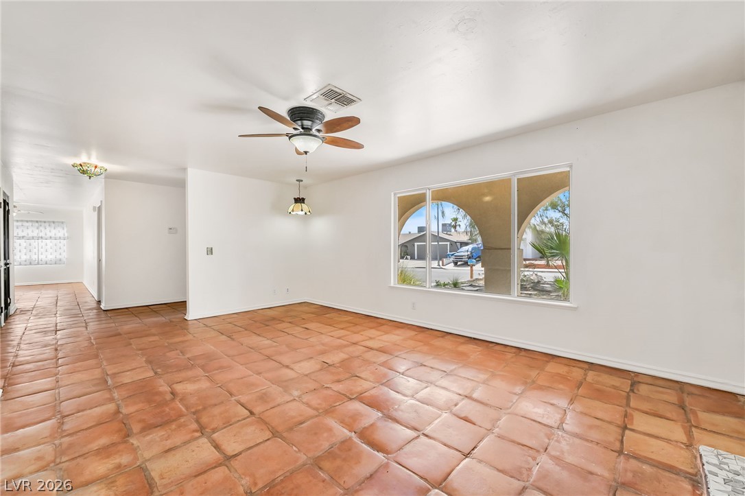 Photo 5 of 6604 Larchwood Lane