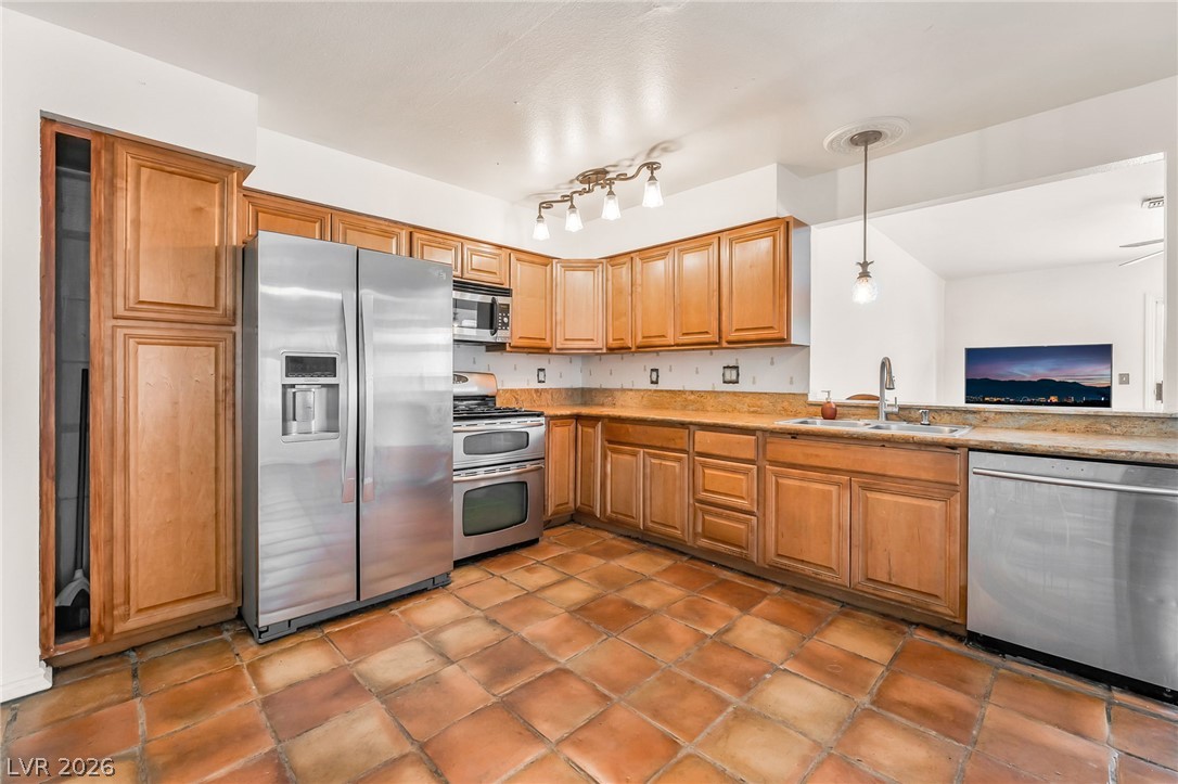 Photo 7 of 27, 6604 Larchwood Lane