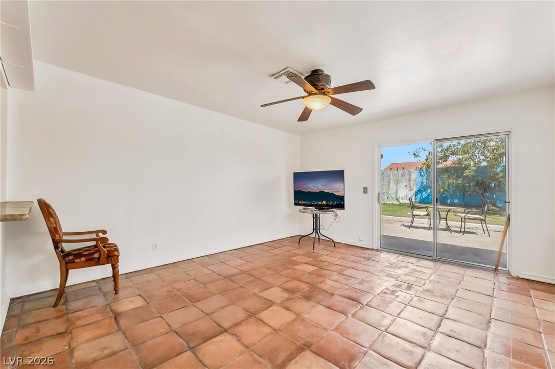 Photo 11 of 27, 6604 Larchwood Lane
