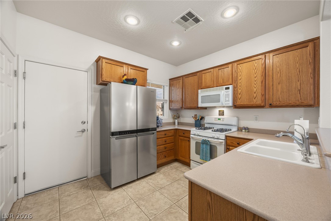 Photo 16 of 63, 7940 Fantail Drive