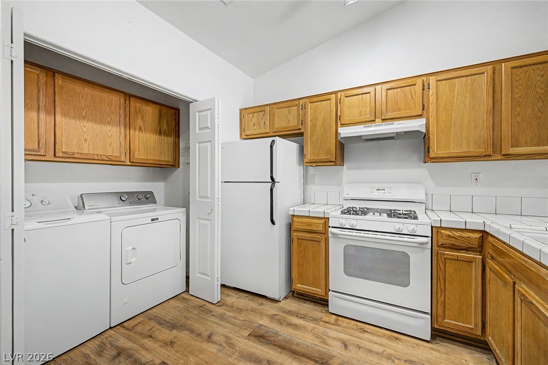 Photo 12 of 35, 115 Tapatio Street