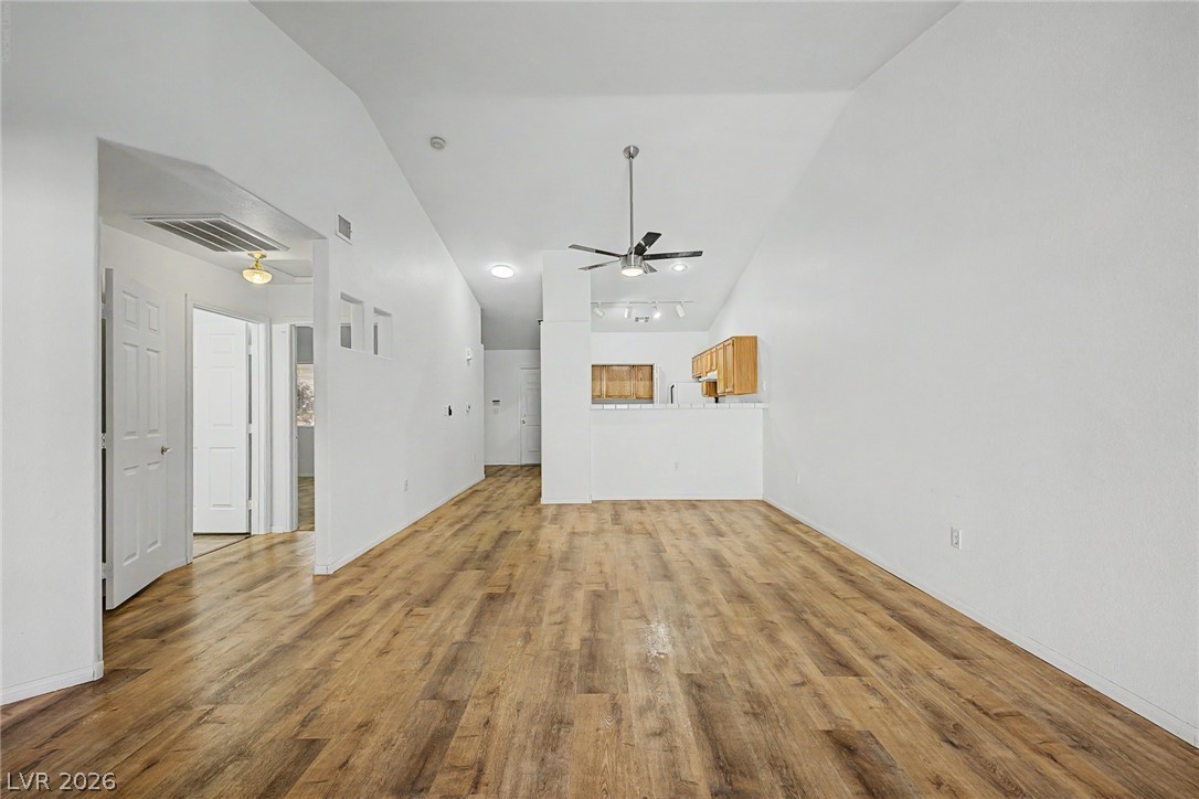 Photo 9 of 35, 115 Tapatio Street