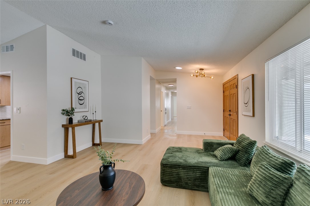 Photo 4 of 1816 Longmeadow Street