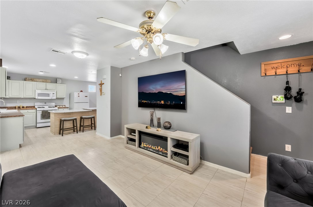 Photo 6 of 39, 4808 Vista Sandia Way