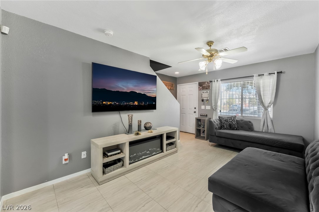 Photo 9 of 39, 4808 Vista Sandia Way