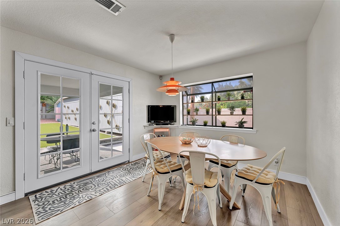 Photo 32 of 80, 1400 Maria Elena Drive