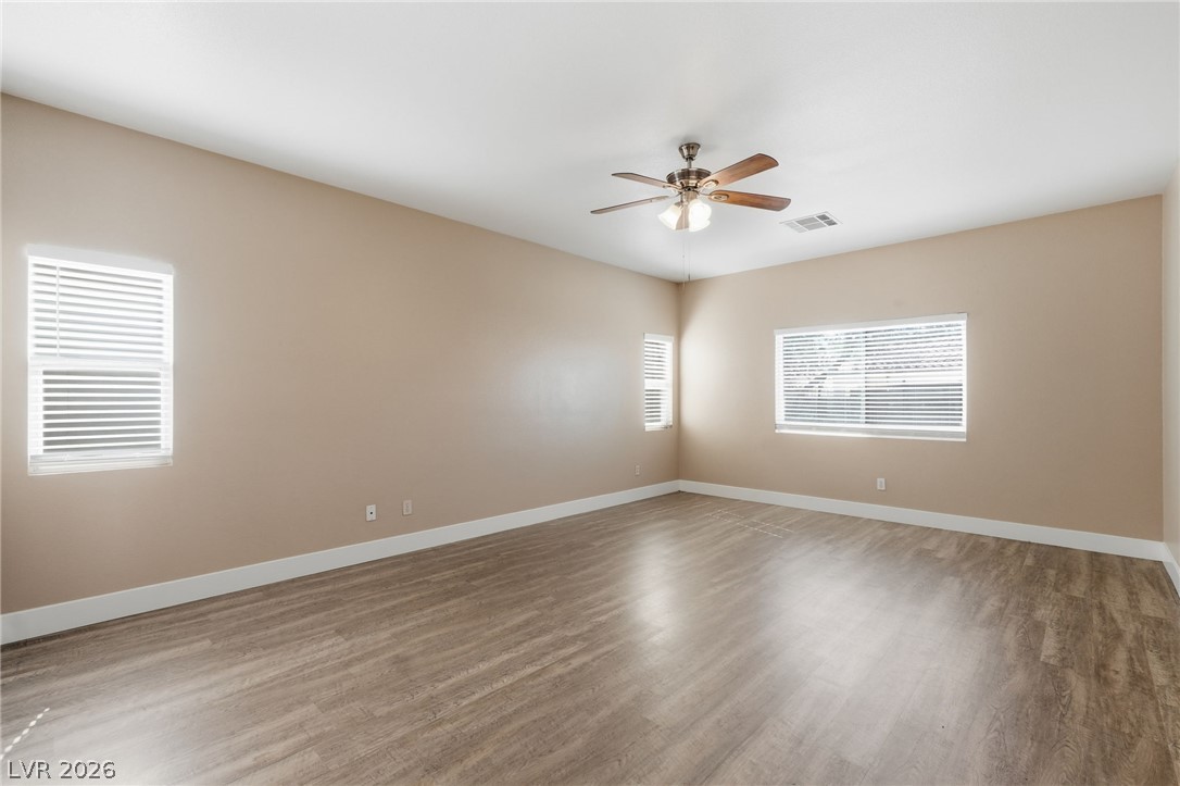 Photo 7 of 31, 4033 Annendale Avenue